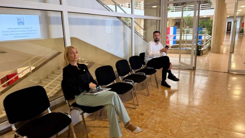 Ivošević ostao u hodniku, ne smije pratiti sjednicu Gradskog vijeća. Evo zašto...