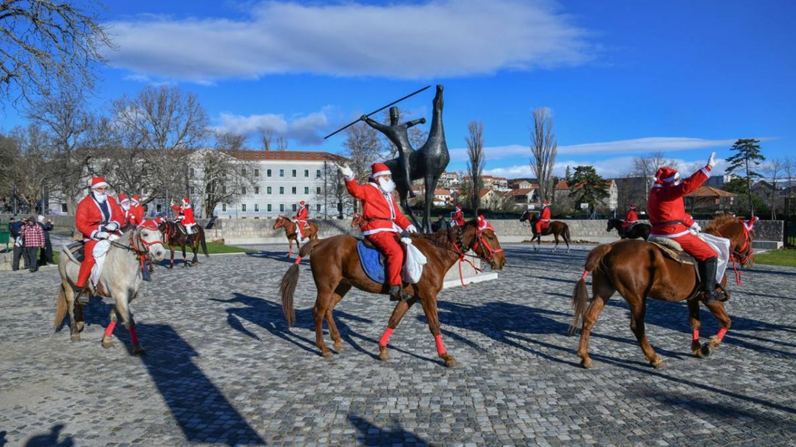 Sinj uputio poziv za prijavu kulturno-zabavnog programa za vrijeme adventa