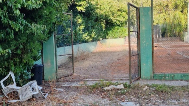 Sinjski tenisači ogorčeni: 'Neprihvatljivo je da zbog gradskih terena putujemo 40 kilometara'