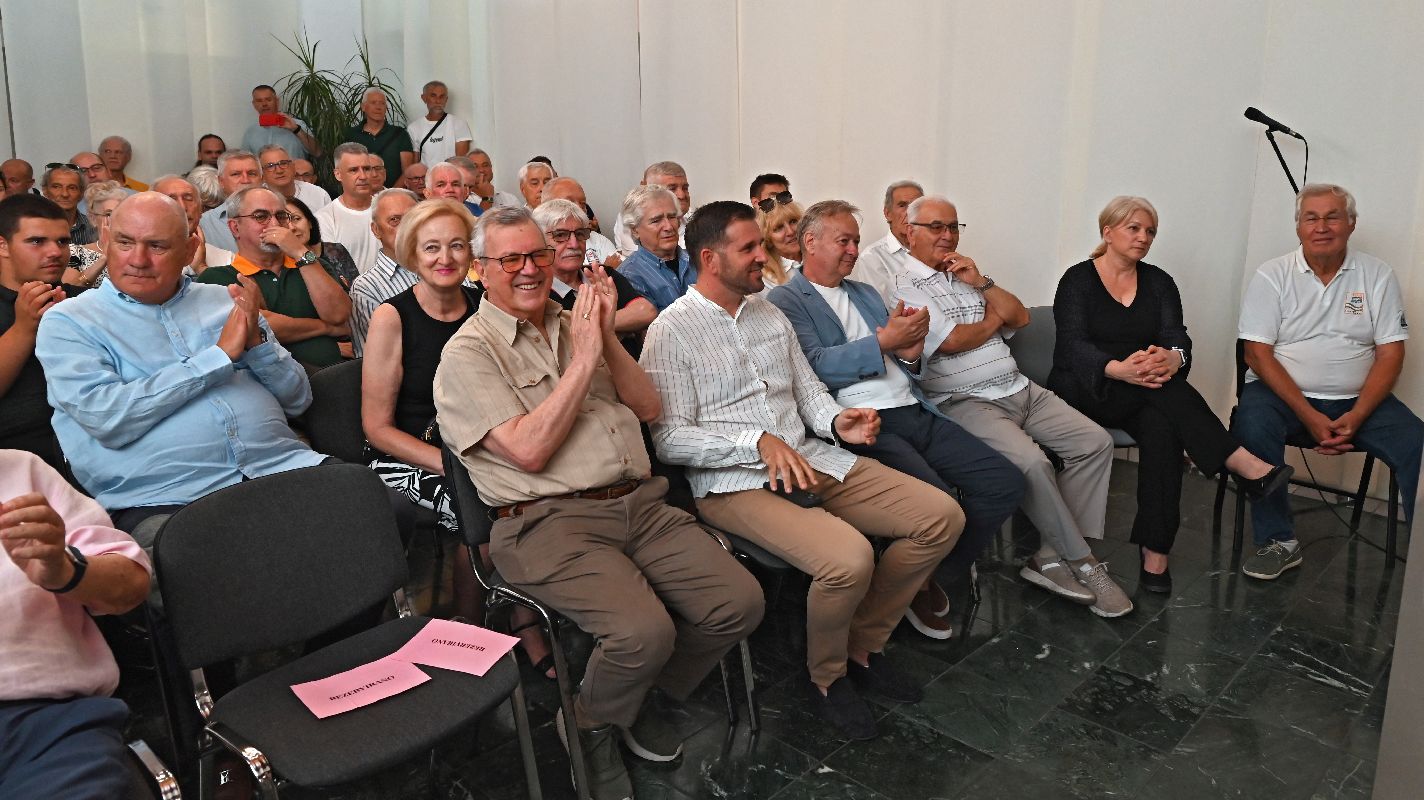 FOTOGALERIJA: Na Gripama otvorena izložba u čast legendarnog Bernarda Vukasa