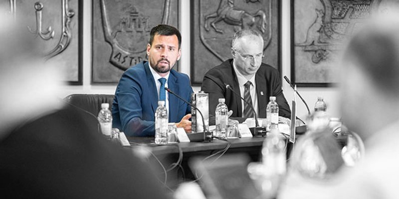 IMAMO MAIL Je li ovo dokaz Ivoševićevog sukoba interesa? Čekali smo odgovor tri dana...