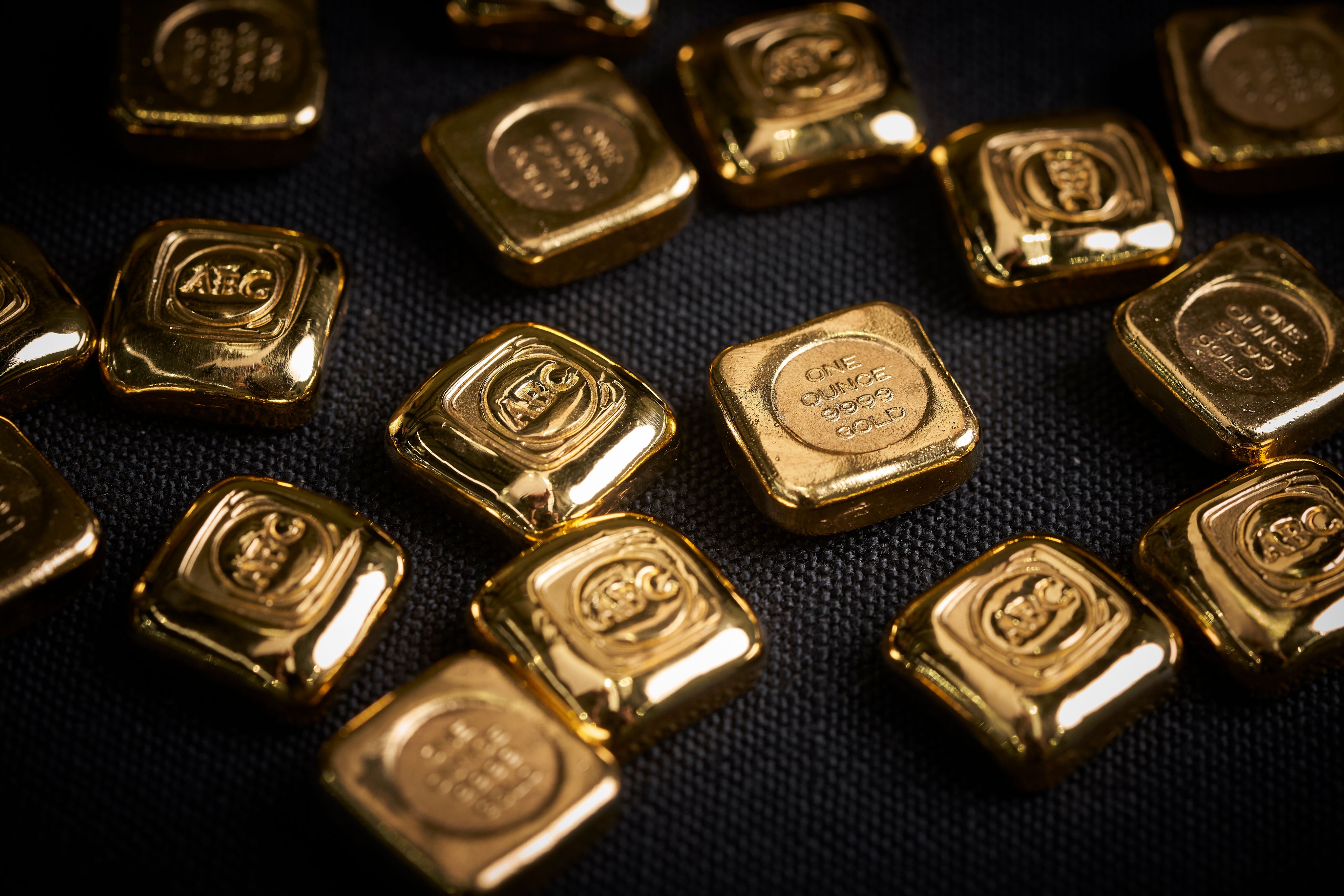 Small 1oz gold cubes