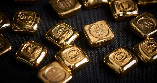Small 1oz gold cubes