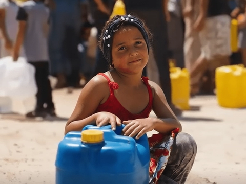 Clean water distribution in Gaza