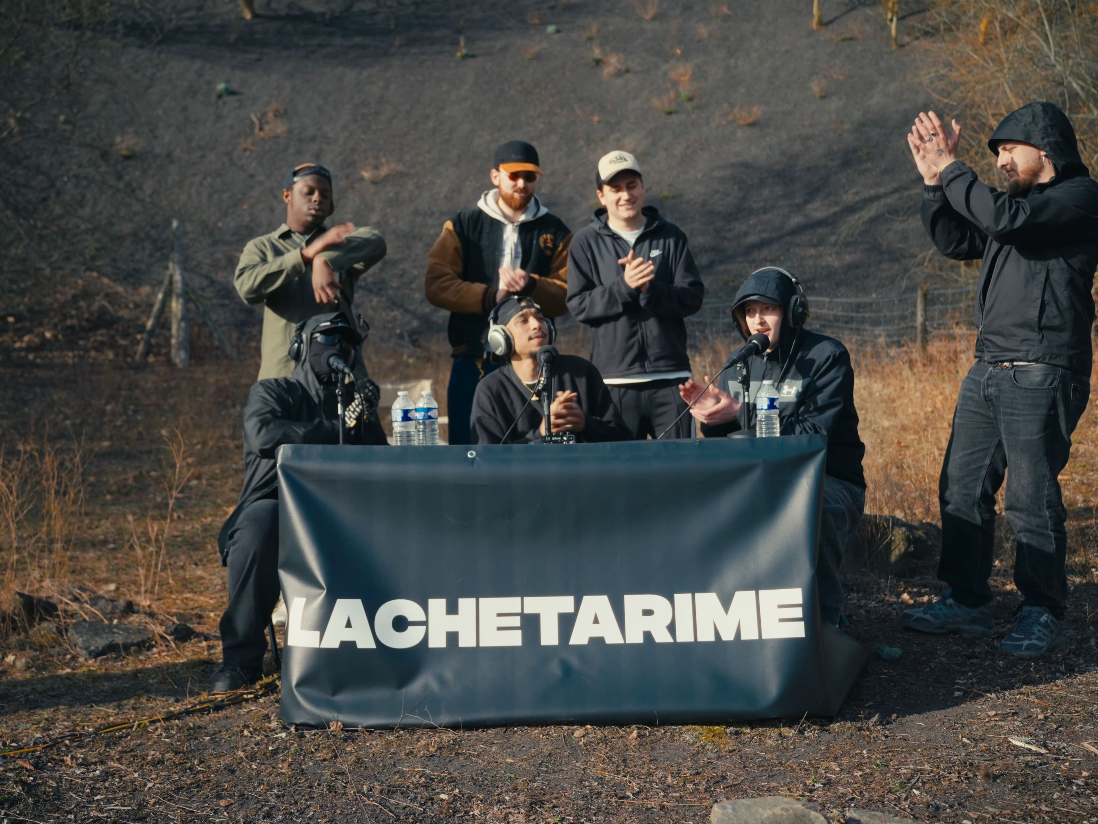 Plan principal avec tous les rappeurs présent sur la vidéo