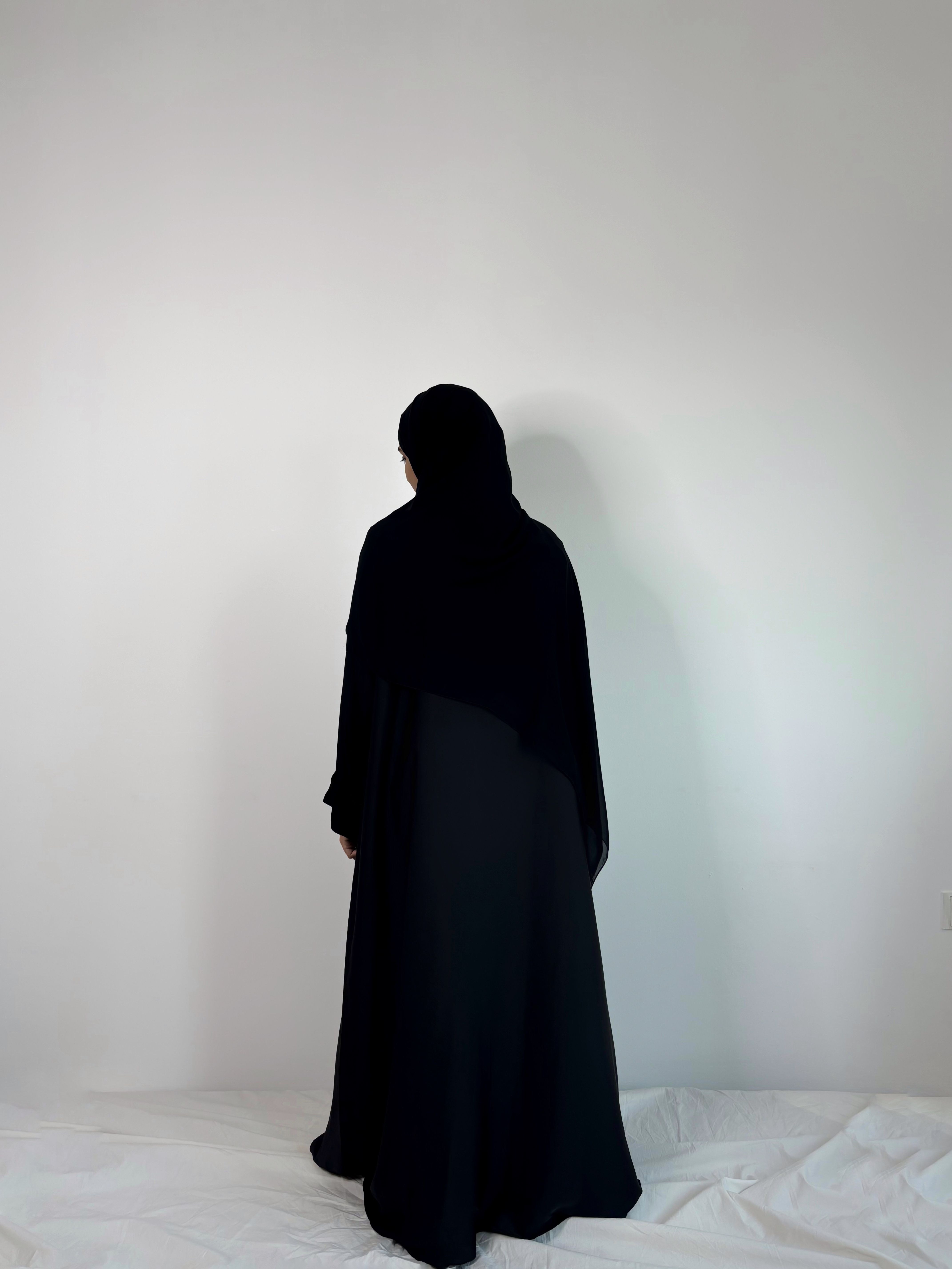 Black Bold Luxury Classic Abaya - View 2