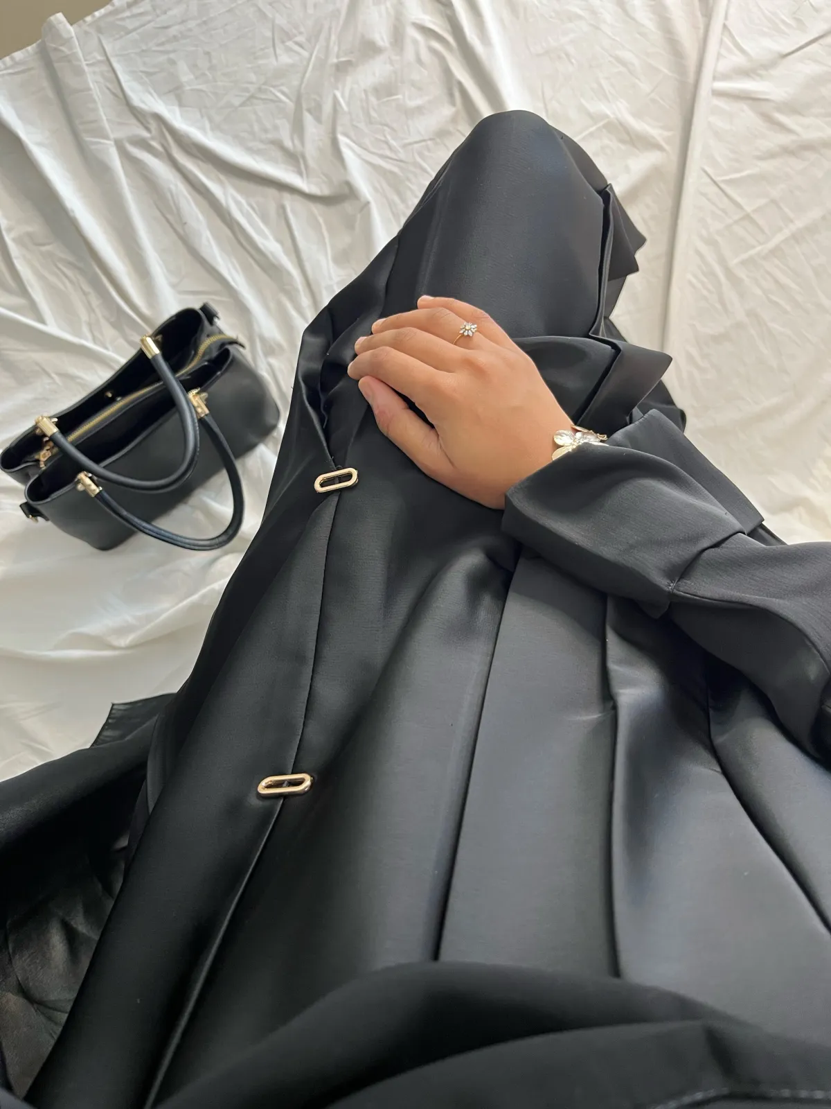 Black Bold Luxury Classic Abaya - View 4