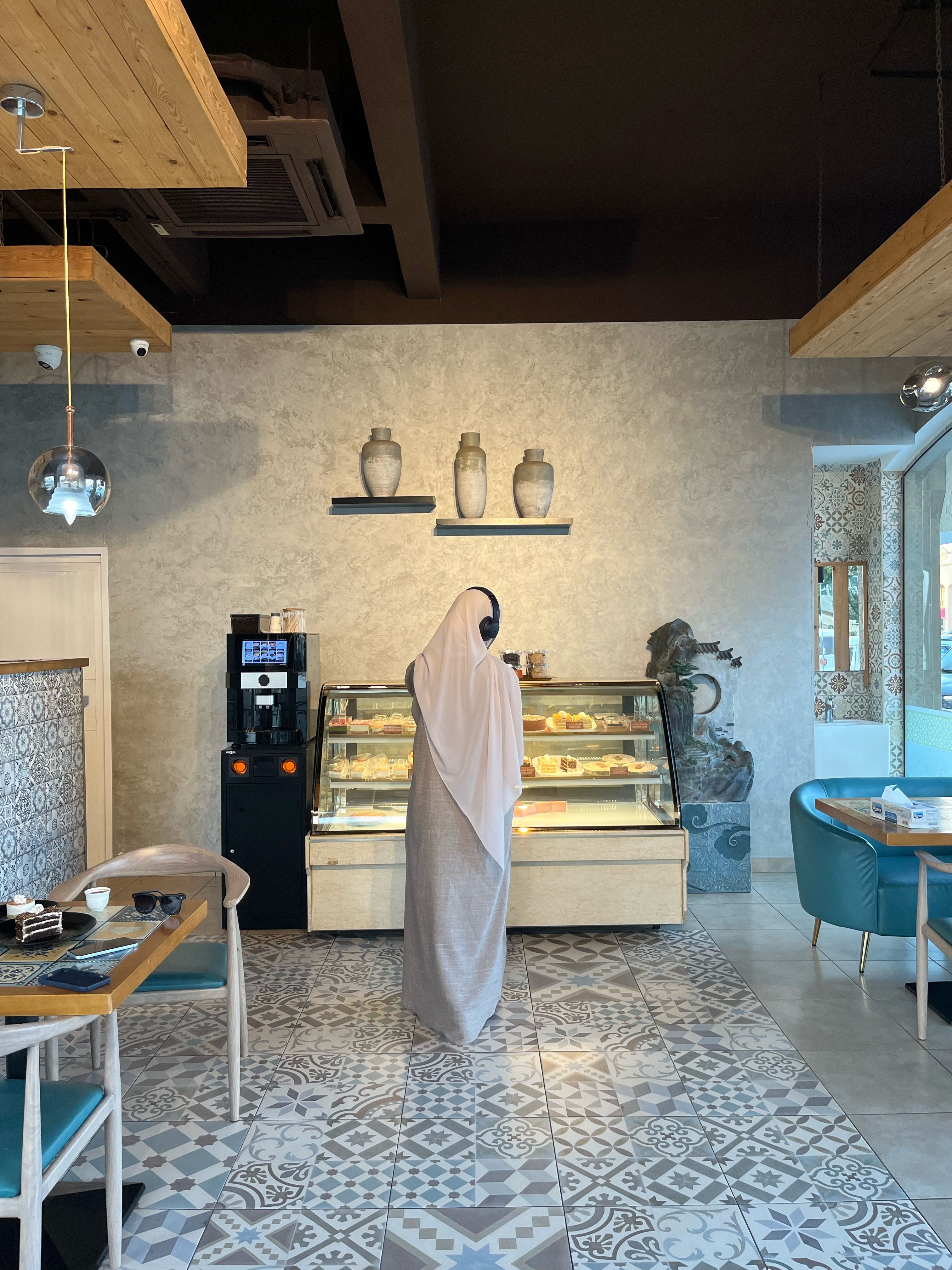 Rosevine Embroidered Abaya - View 4