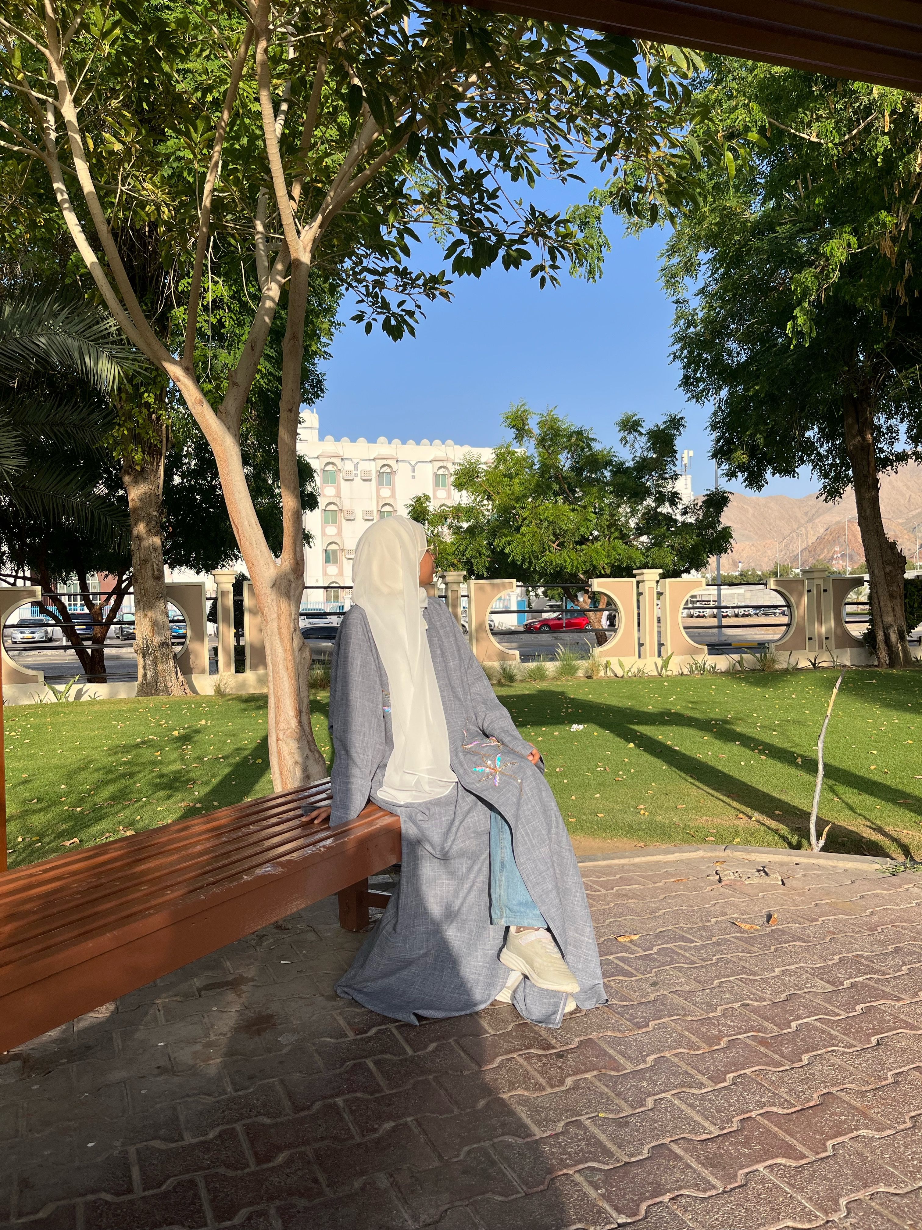 Palmtree Embroidery Abaya - View 4