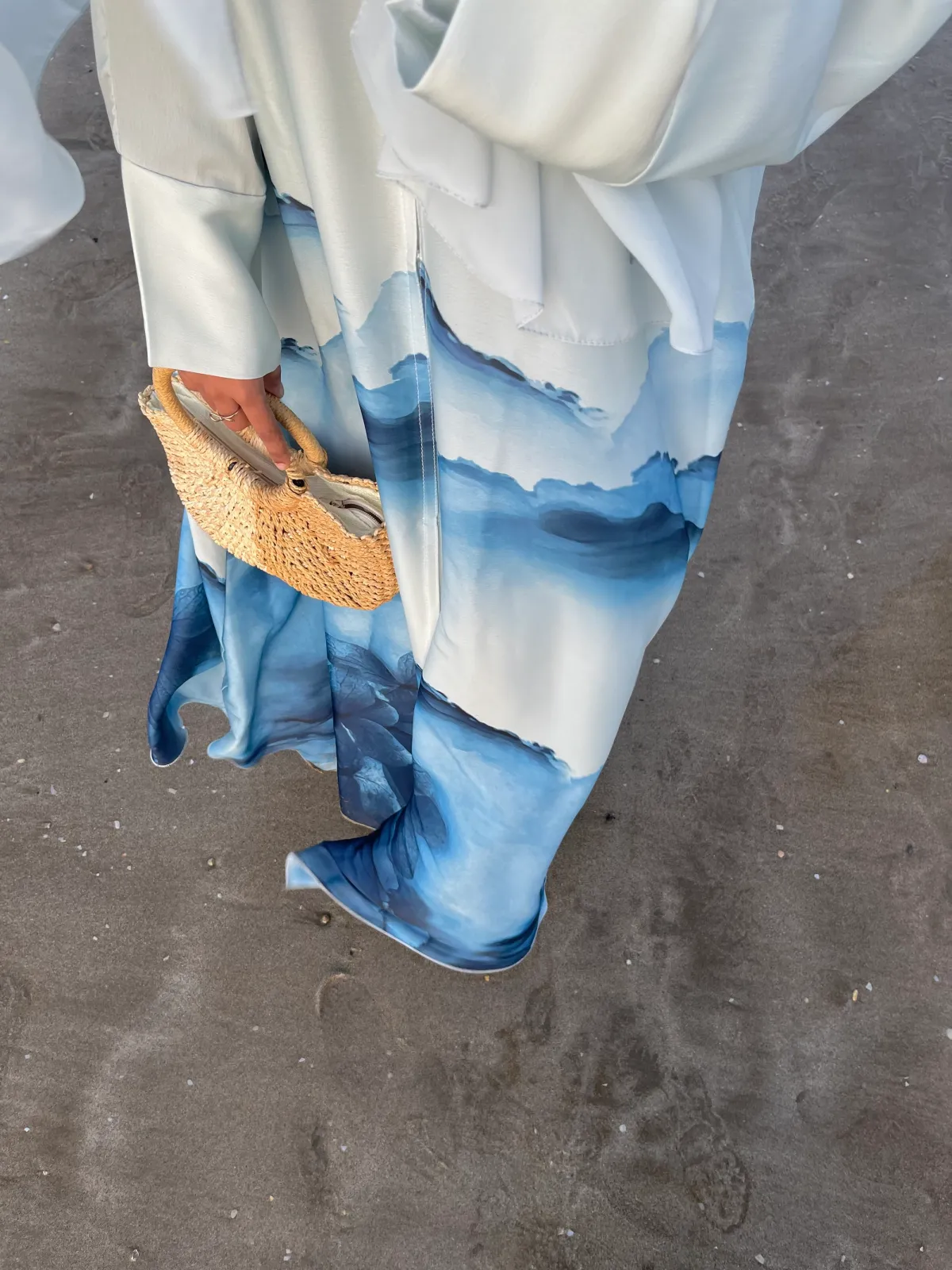 Classic Mawja abaya - View 2