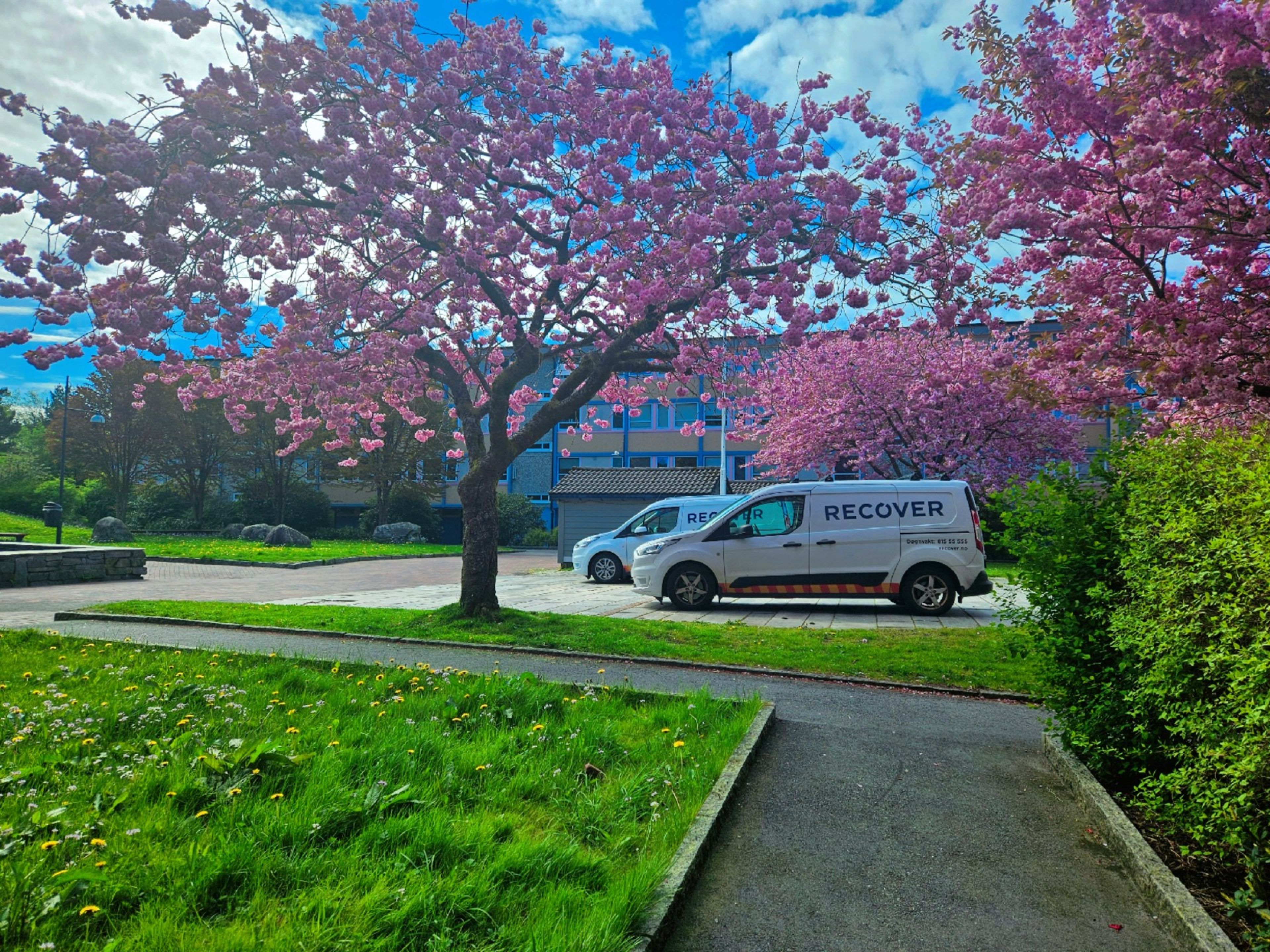 Recover service vehicle in residential area