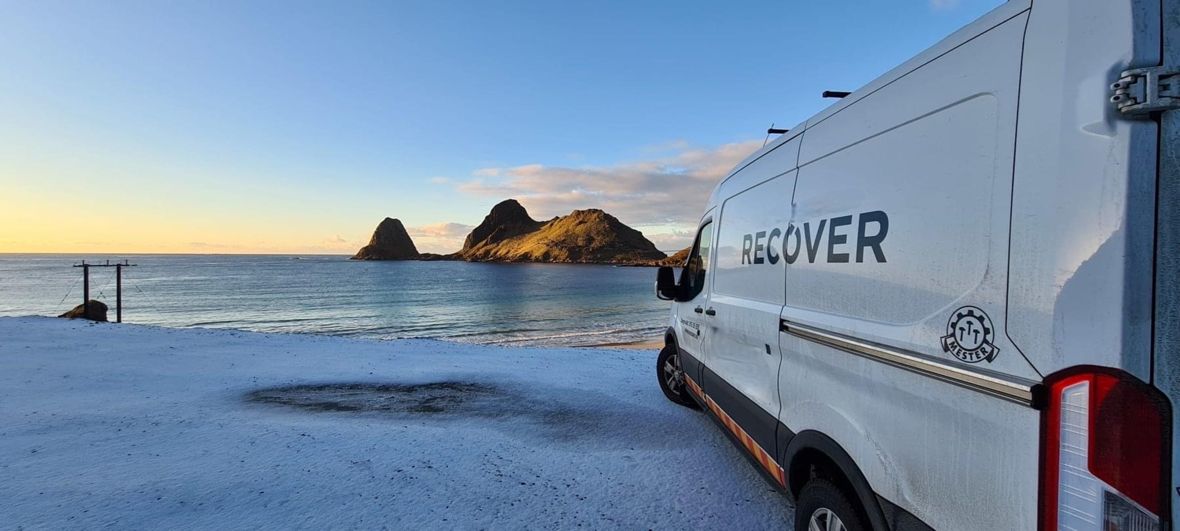 Recover vehicle in Nordic landscape