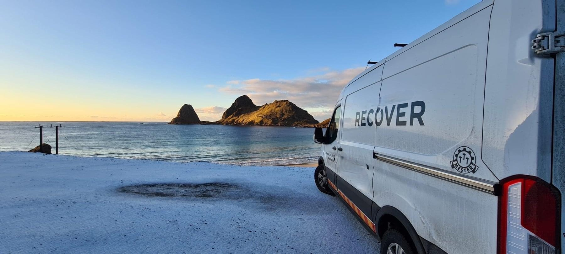 Recover vehicle in Nordic landscape