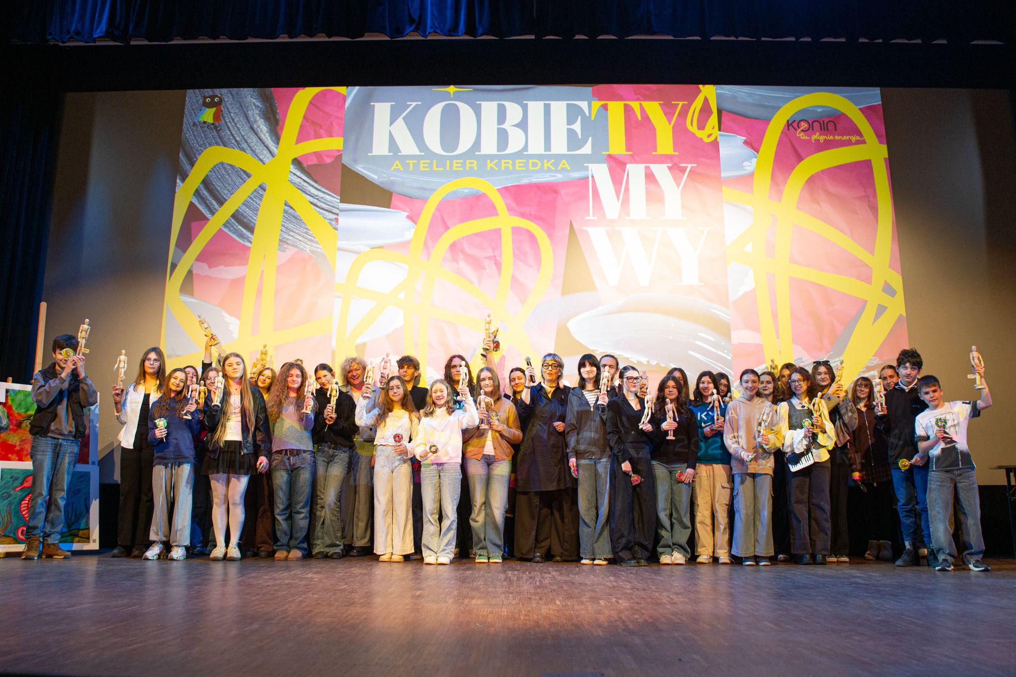 Dlaczego KobieTY, MY, WY? Rozjaśnił to wernisaż