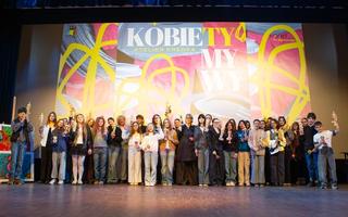 Dlaczego KobieTY, MY, WY? Rozjaśnił to wernisaż