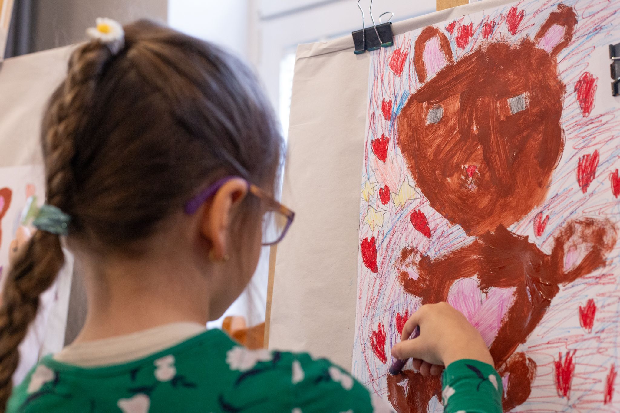 Przedszkolacy malowali i rysowali misie