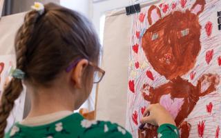 Przedszkolacy malowali i rysowali misie