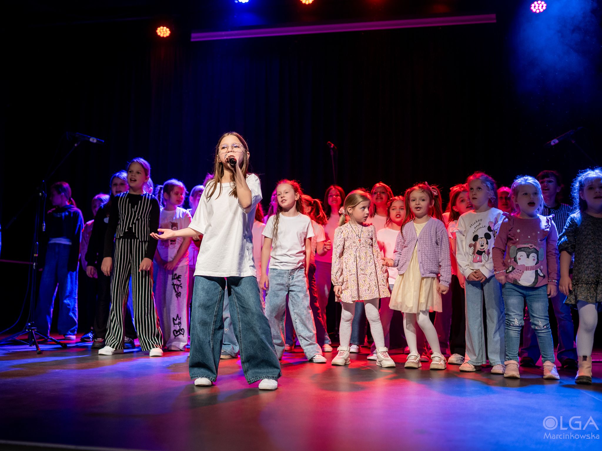 Małe Wojowniczki zaśpiewały o uczuciach