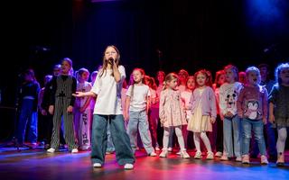 Małe Wojowniczki zaśpiewały o uczuciach