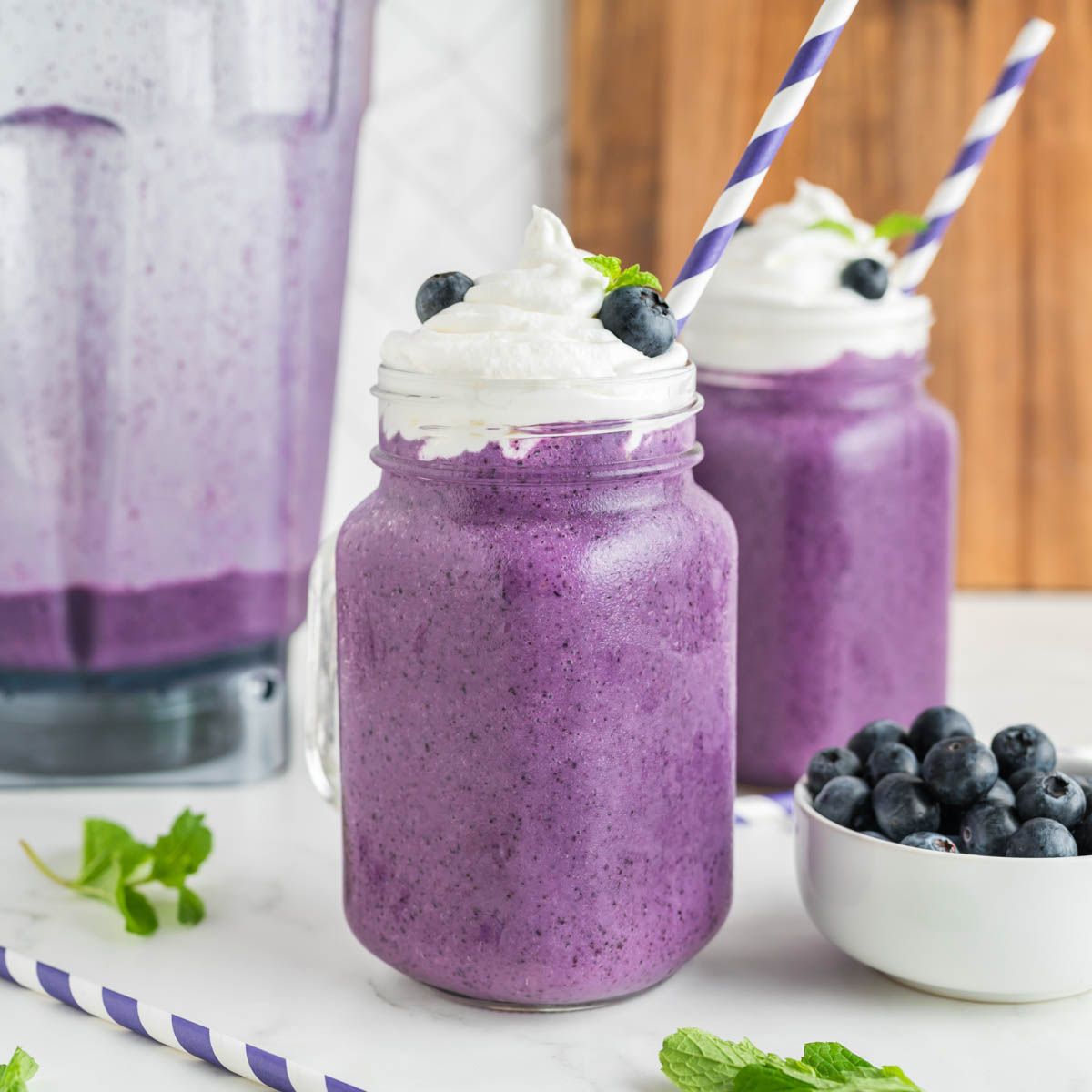 BLUEBERRY MILKSHAKE