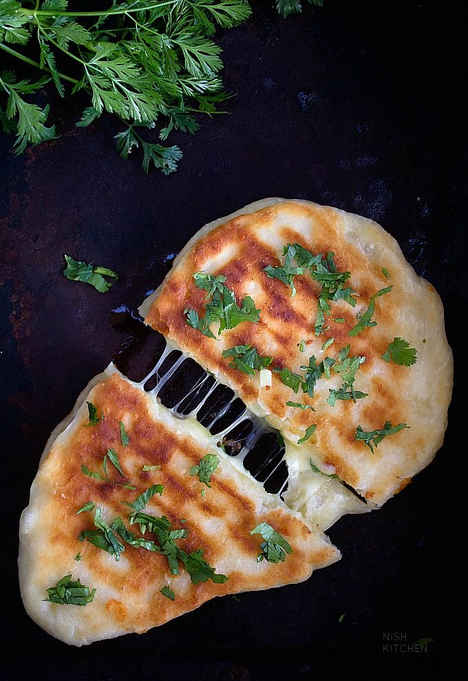 CHEESE NAAN