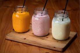 mango strawberry lassi