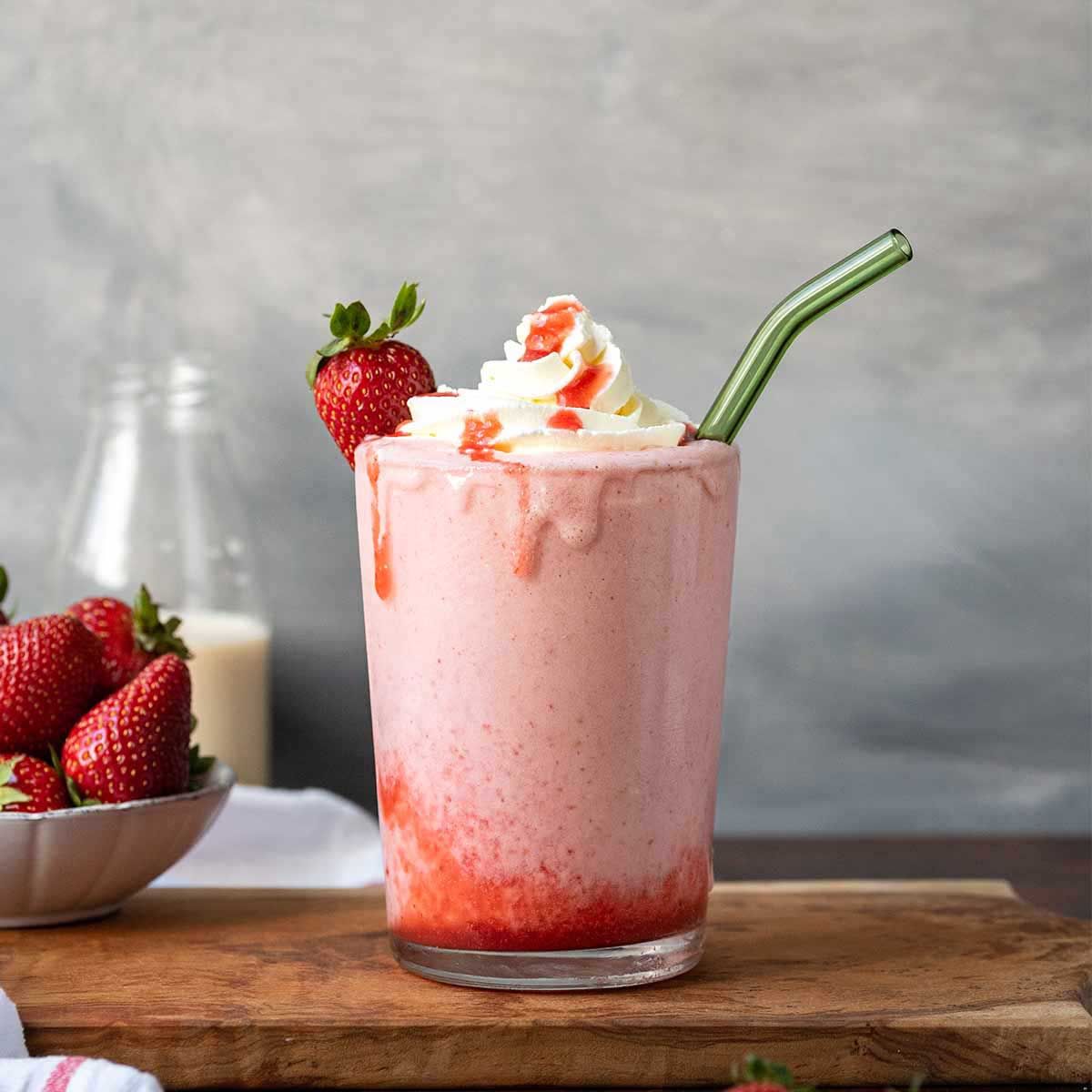 STAWBERRY MILKSHAKE
