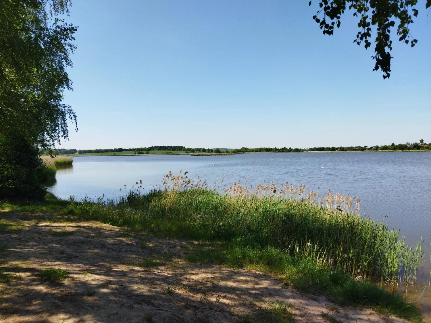 Вид на озеро в Луцковлянах.