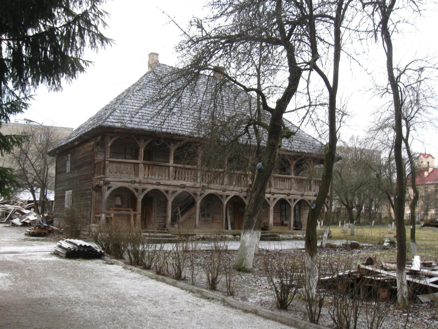 Деревянный лямус в Гродно. 