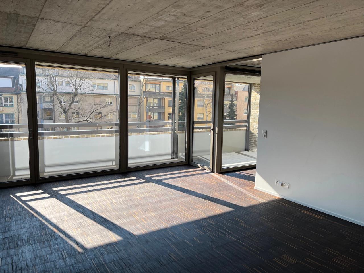 Byt orientovaný na dvě strany s přístupem na balkon, rezidenční komplex Eisenbahnweg