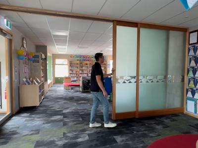 CS Door Collection System/ Overtaking Doors in Maungaraki School Library