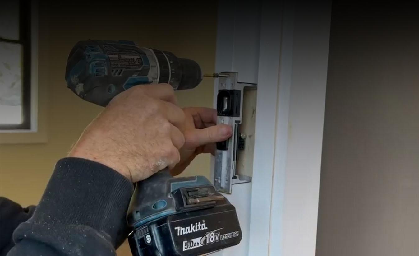 Perkins Builder Brothers installing CL400 Magnetic Perkins Builder Brothers installing CL400 Magnetic