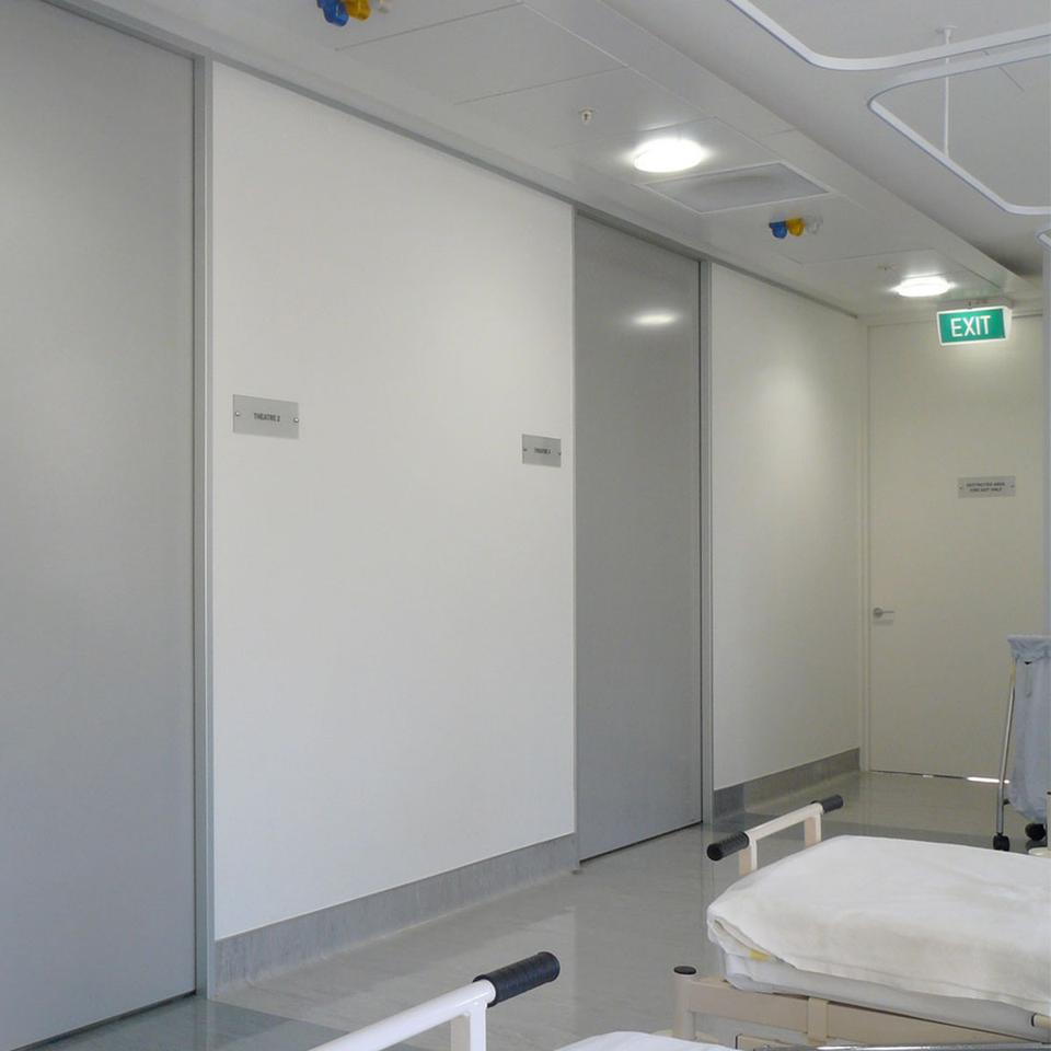 Autocav-cavity-slider-with-Alutec-door-hospital