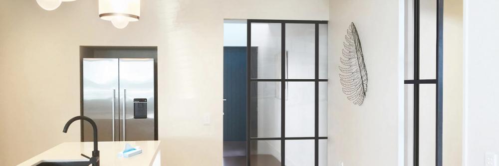 Transparent safety glass Transparent safety glass