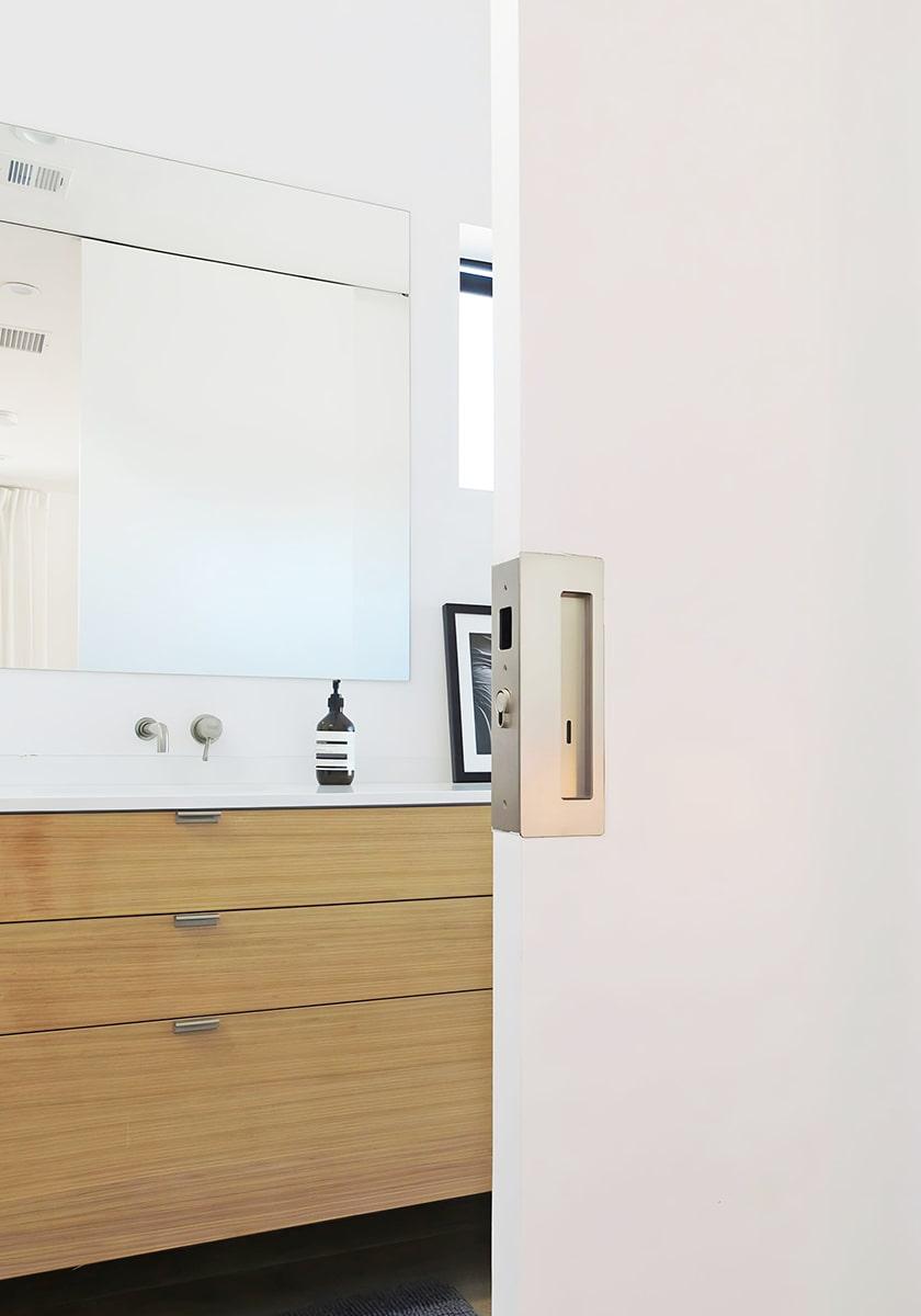 CL400 Magnetic Pocket Door Handle in Bathroom