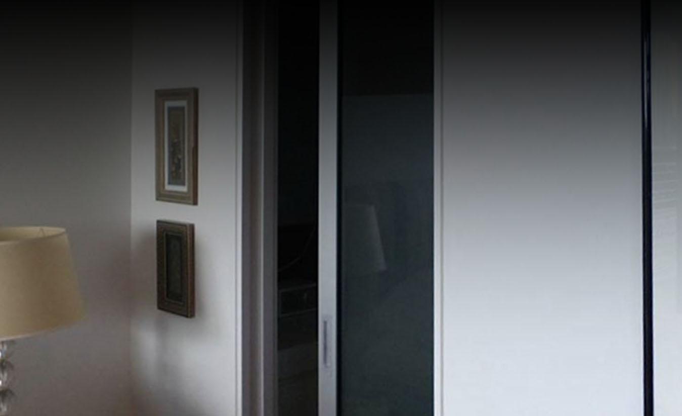 CS NewYorker used in wardrobe of Esque Apartments CS NewYorker used in wardrobe of Esque Apartments