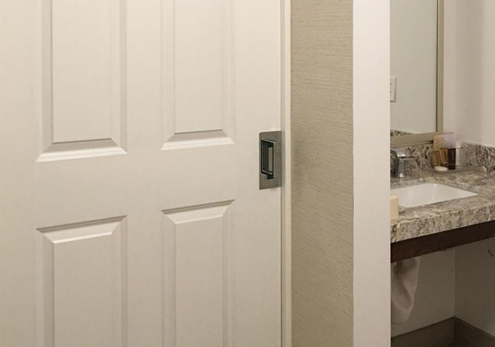 cl400 ada magnetic passage