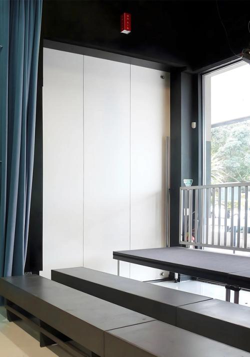 CS Ultimate Pocket Door Frame in Waiting Room CS Ultimate Pocket Door Frame in Waiting Room