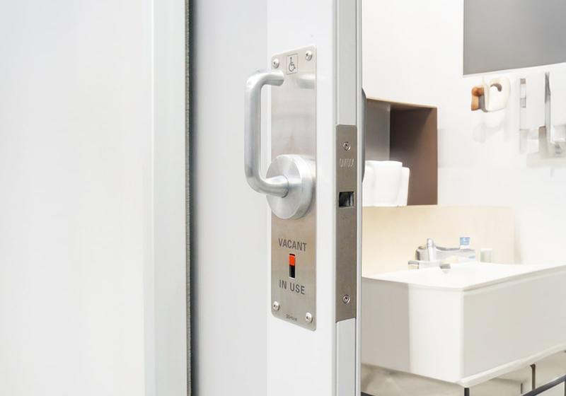 CL100 LaviLock Accessible Hardware CL100 LaviLock Accessible Hardware