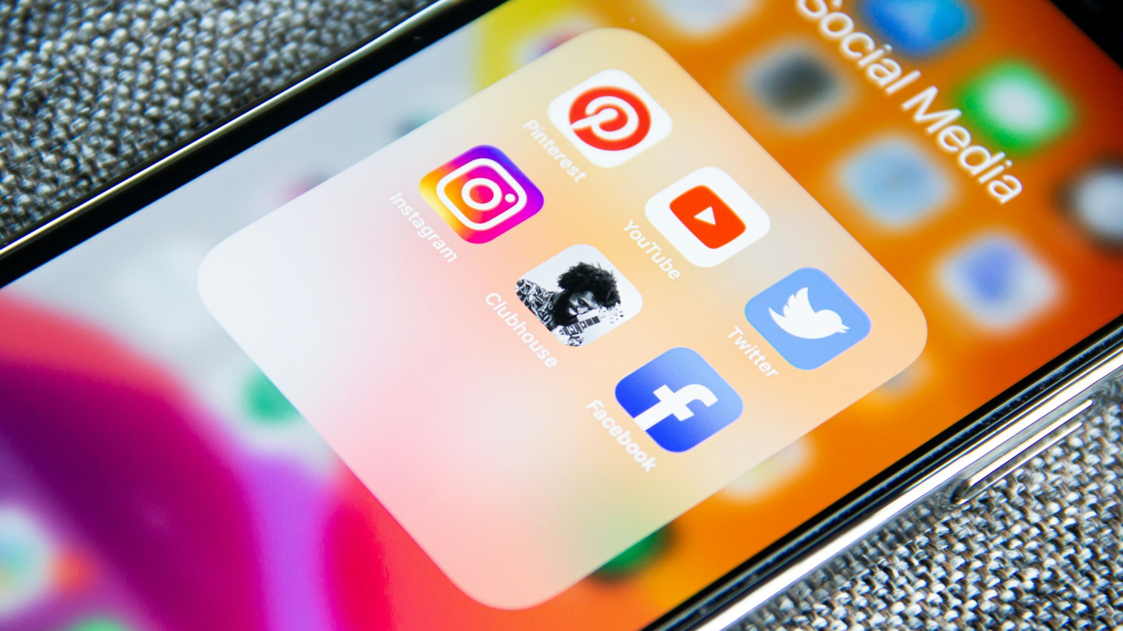 Some vai verkkosivut: kumpi tuo asiakkaita palveluyritykselle?