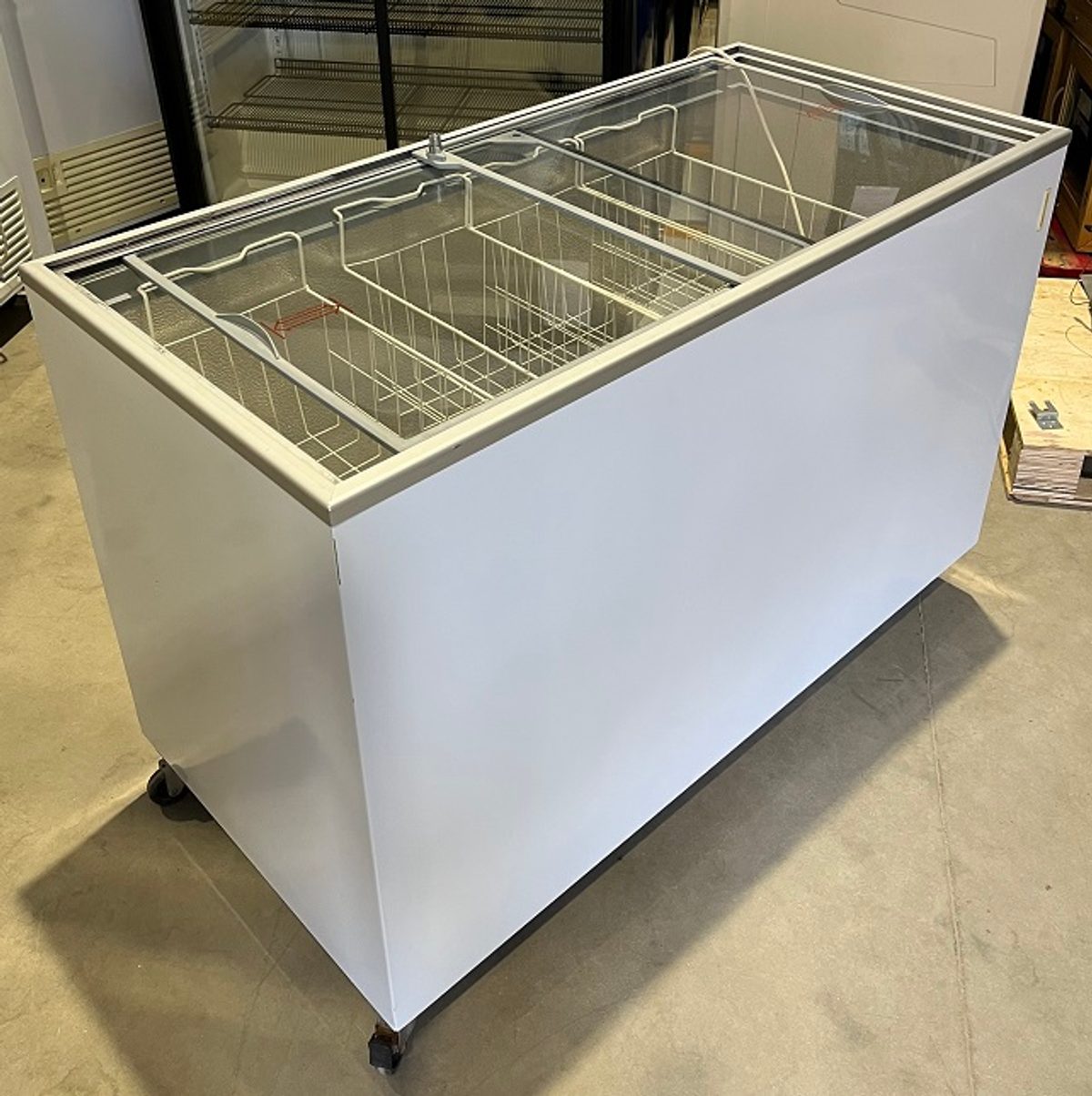 Tefcold IC400SC sügavkülmkirst, kasutatud – tootefoto 2