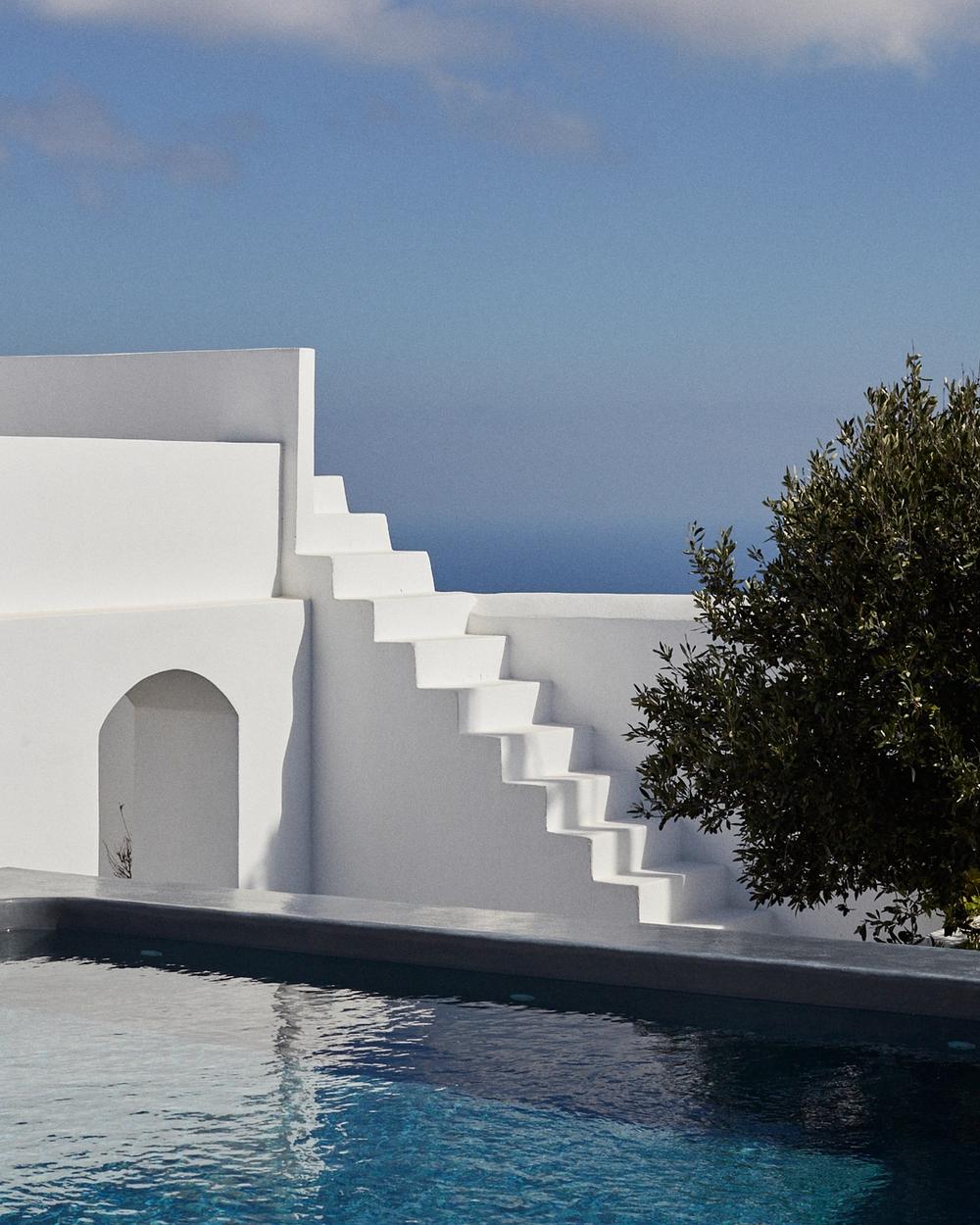 Hospitality Santorini for Yoga and Adventures