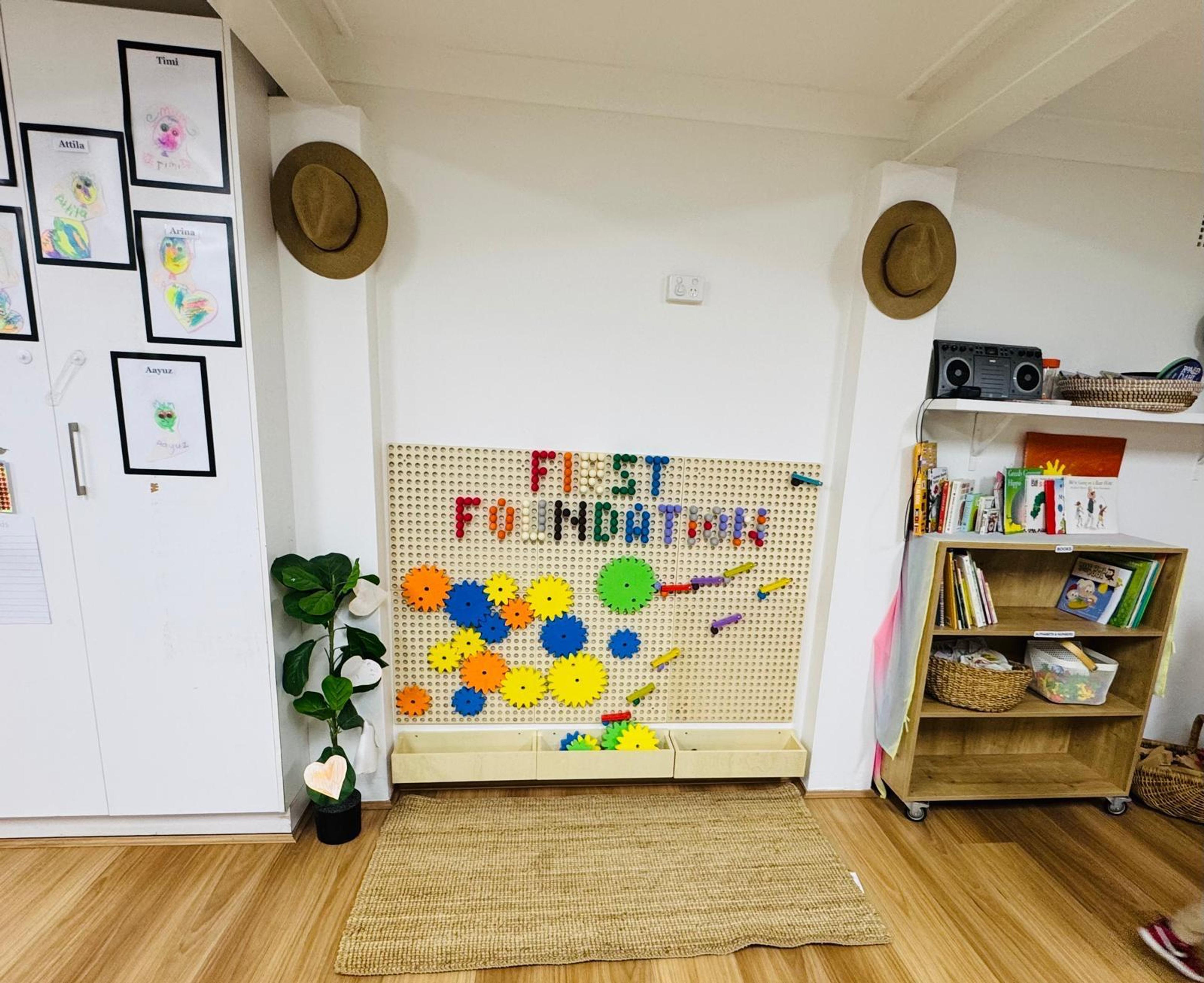 Dolphin Room — gallery image