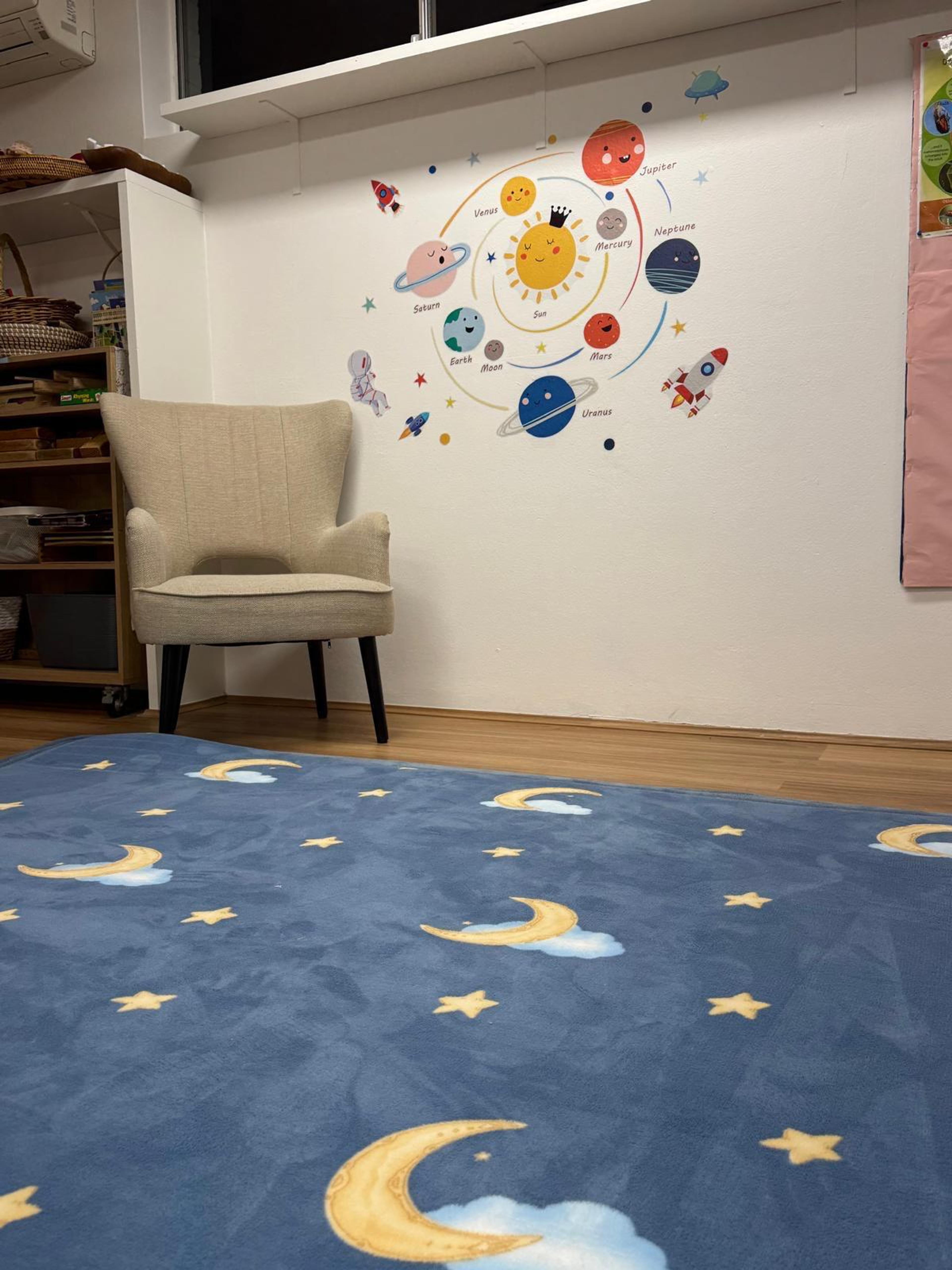 Dolphin Room — gallery image
