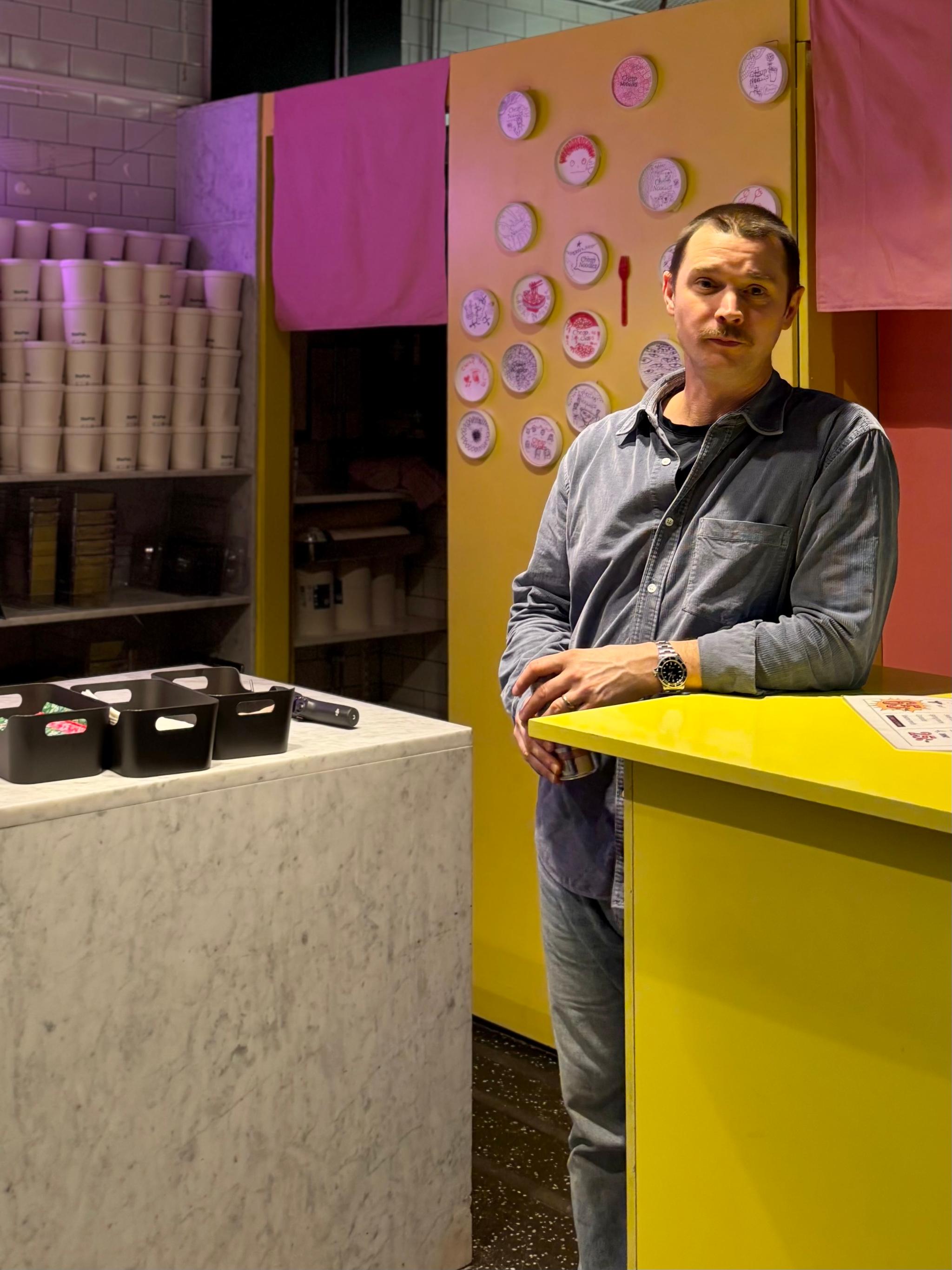 John i lokalen i Hötorgshallen