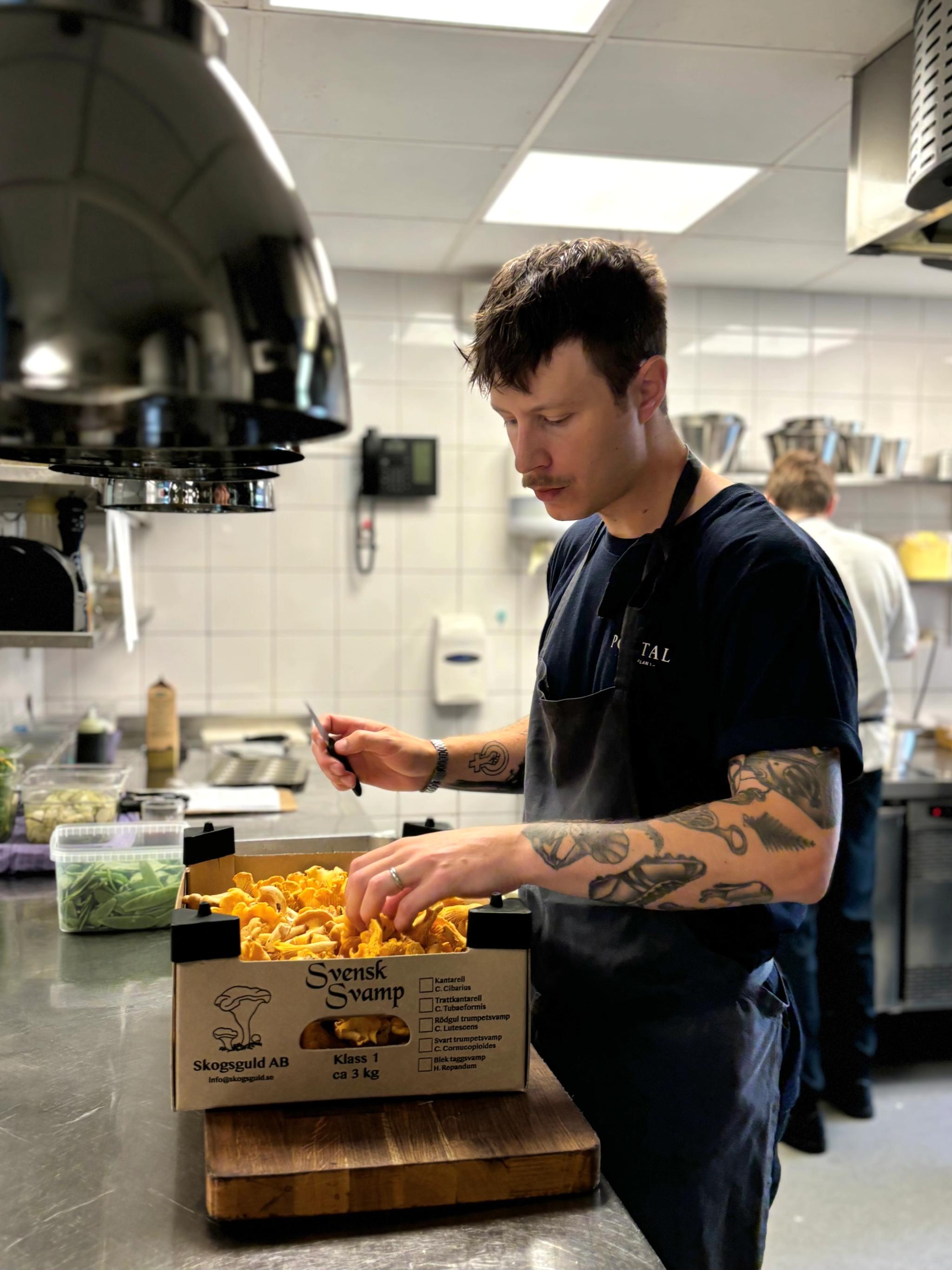 David Ljungqvist i köket på Portal