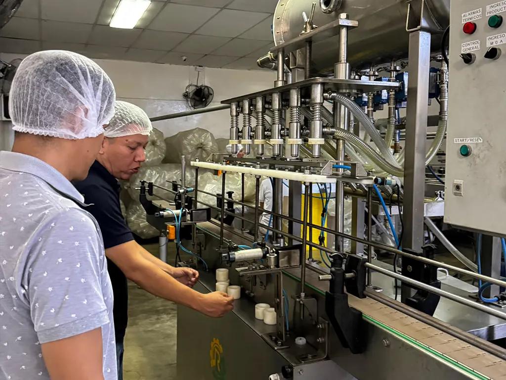 Fabricación de la Llenadora de 14 válvulas para Agrinsa