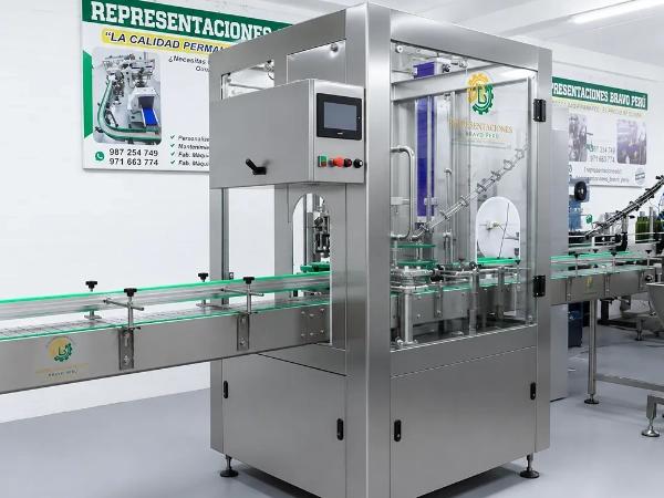 Automatización de máquina tapadora de 4 cabezales para tapas pilfer