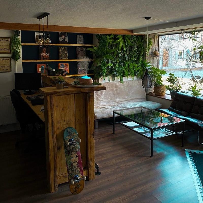 Studio 1 von 9