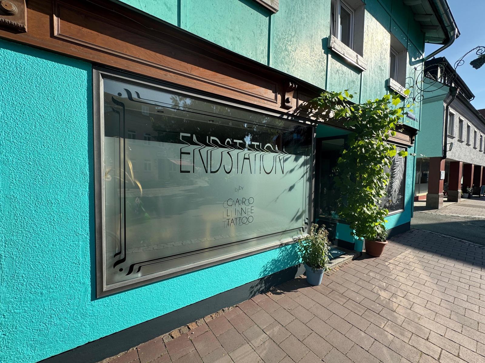 Schaufenster des Studios Endstation in der Bahnhofstraße